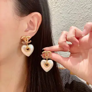 Chanel second-hand earrings