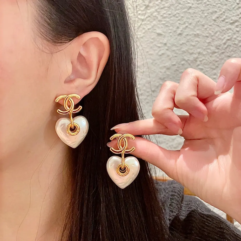 Chanel second-hand earrings