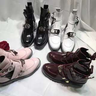 Balenciaga hollow motorcycle boots are now available. Liu Wen and many foreign celebrities