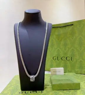 The latest Gucci necklace