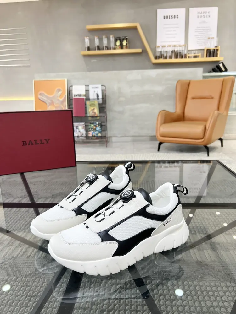 BALLY sports shoes are in classic colors