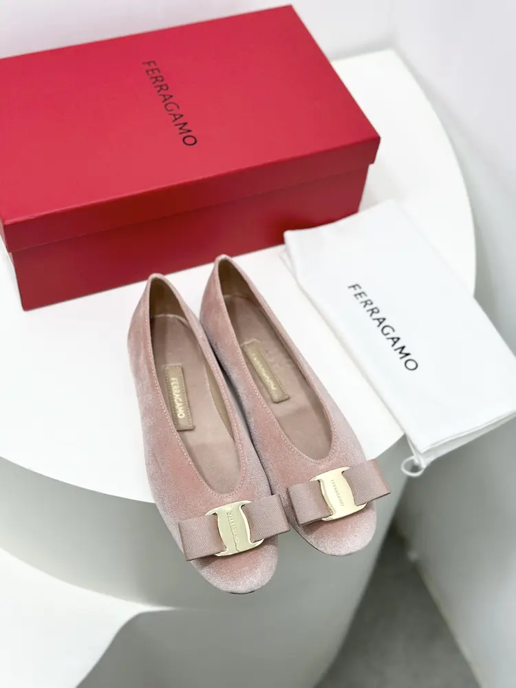 Salvatore Ferragamo New Retro Flat Witch Shoes Grandma Shoes