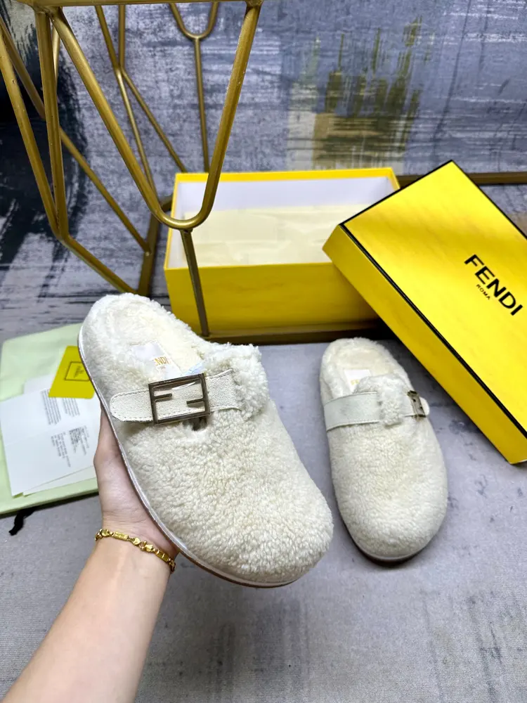 Fendi flat half-covered slippers with FF decorative buckle