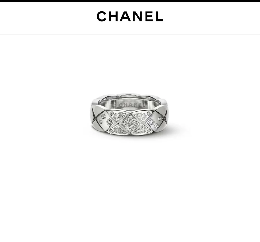Ring with diamonds