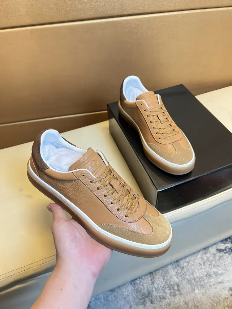 Brunello Cucinelli low-top sneakers Classic yarns inspire the sophistication and sporty