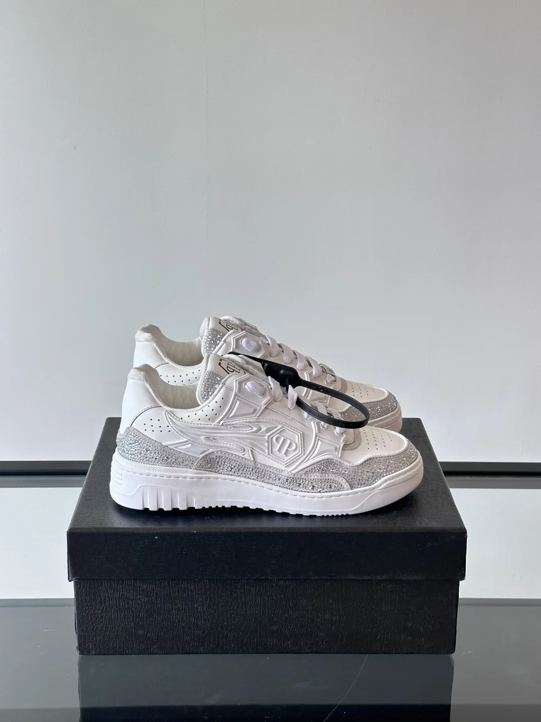 PHILIPP PLEIN trendy men’s low-top sneakers