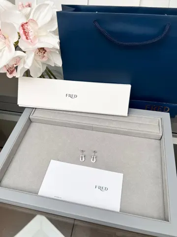 FRED horseshoe earrings medium version