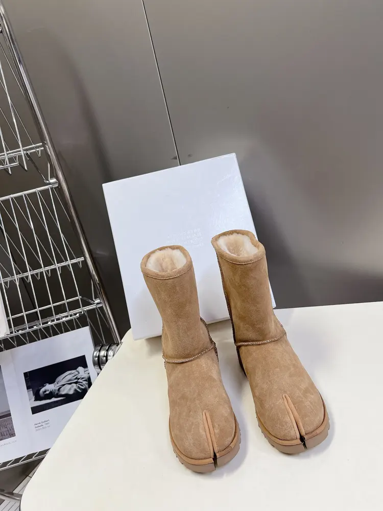 Maison Margiela MM6 split-toe snow boots are coming in new styles