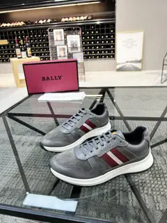 BALLY casual sports shoes series are coming to the counter at the same time