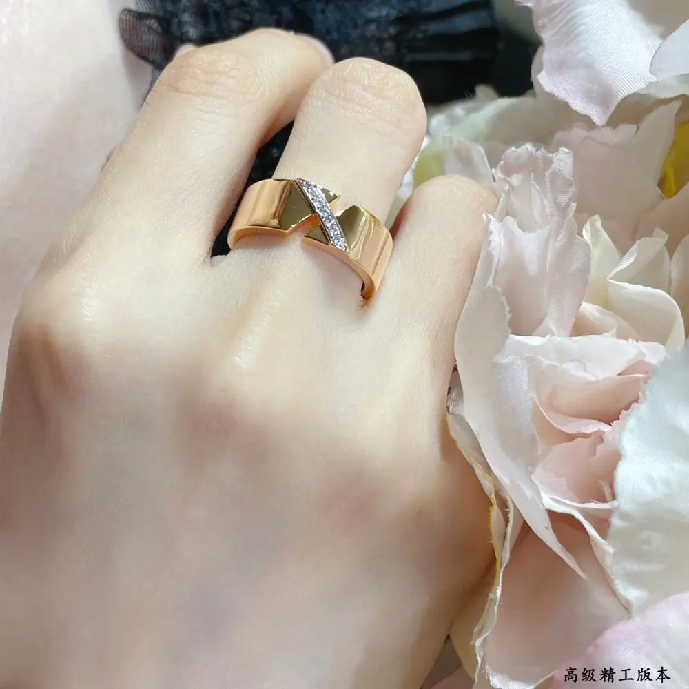 Chaumet Wide Glossy X Ring