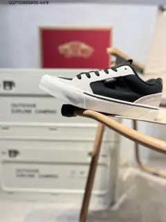 Vans classic retro casual sports shoes
