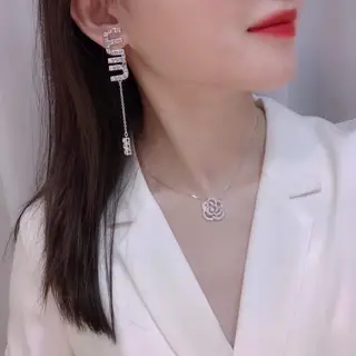 miumiu letter earrings