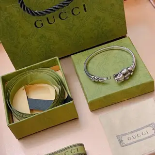 Gucci bracelets are the latest and most high-end. The same style as the stars. Anger Forest