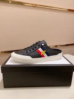 Gucci half-slip counters are on sale at the same time