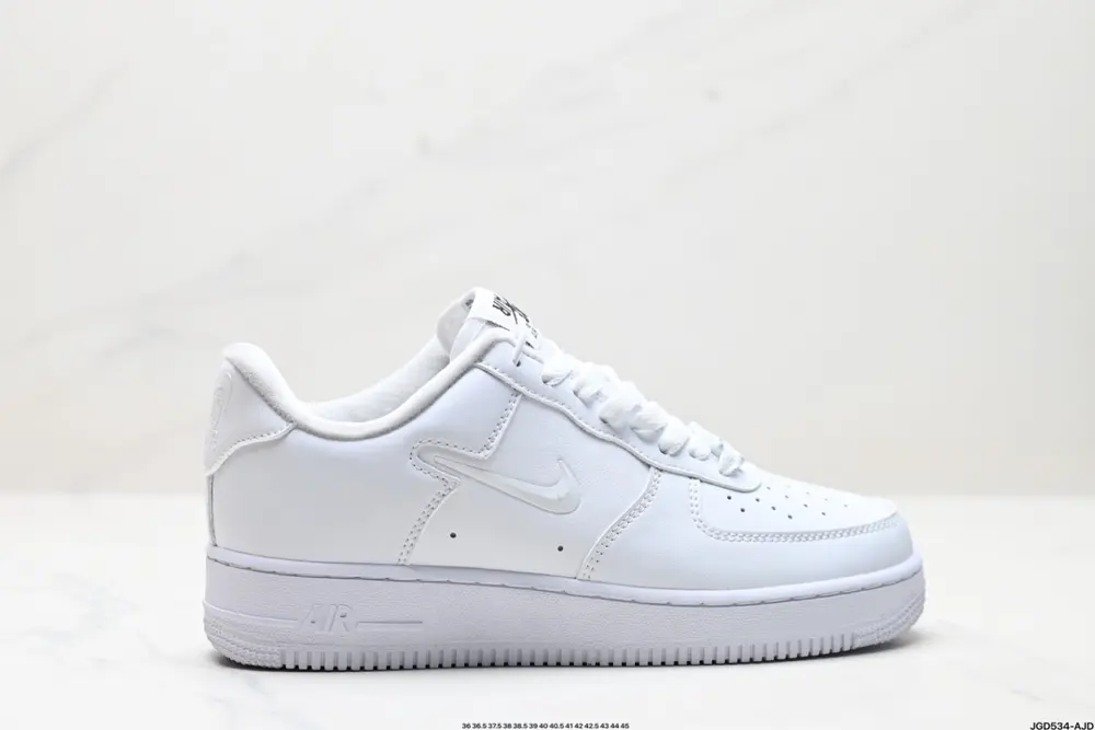 NIKE AlR FORCE 1‘07 Sneakers FJ4146-104