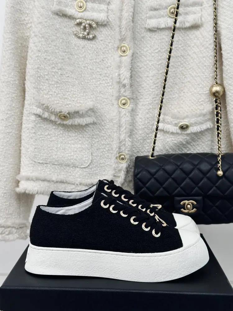 Chanel casual big toe shoes