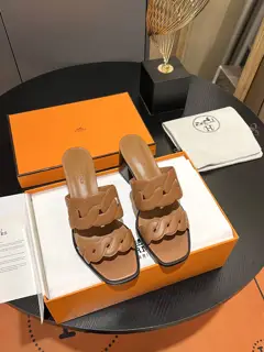 Early Spring Hermes pig nose thick heel slippers