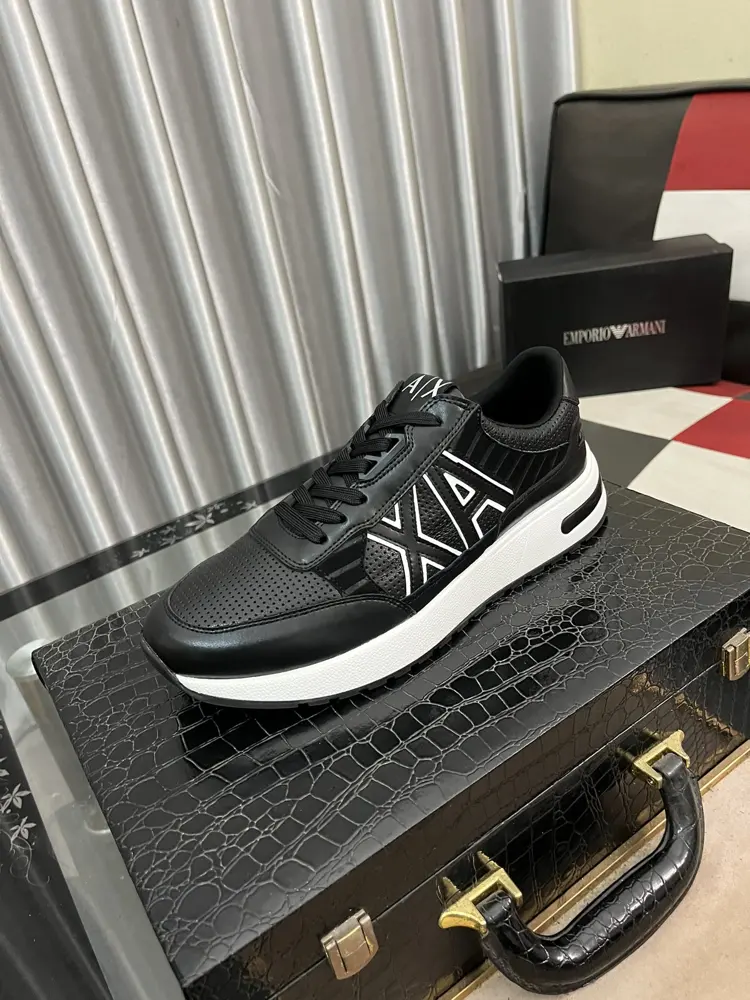 Armani new casual shoes are on sale. Upper cowhide + leather lining