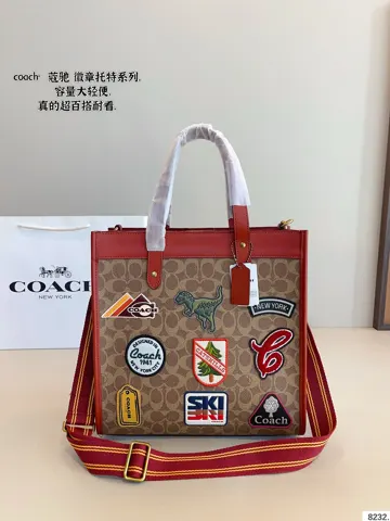 COACH Tote