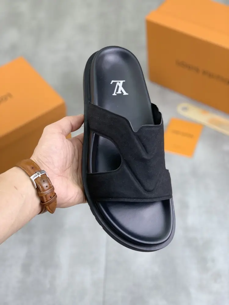 Louis Vuitton men’s slippers