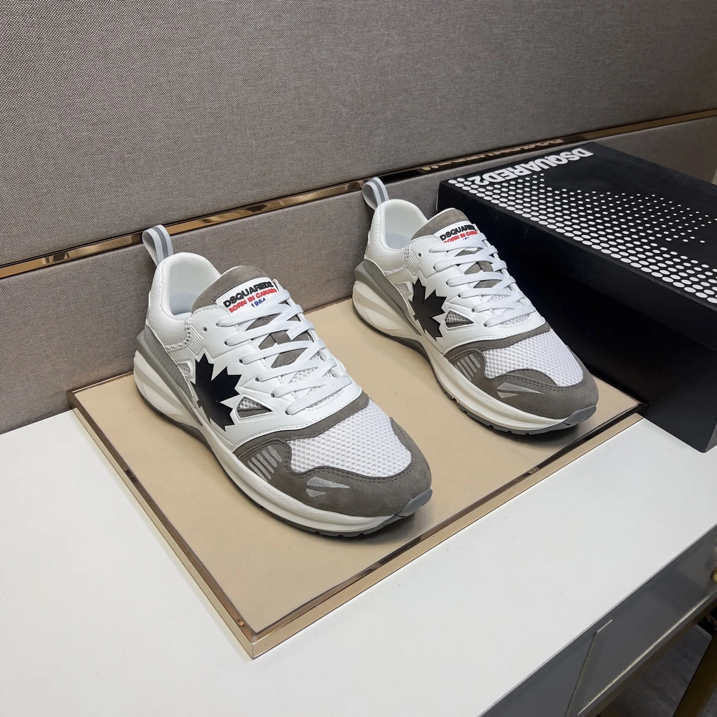 DSQUARED2 couple casual shoes 2024z cabinet simultaneous sale 1 color The upper