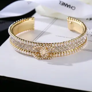 Chanel pearl bracelet
