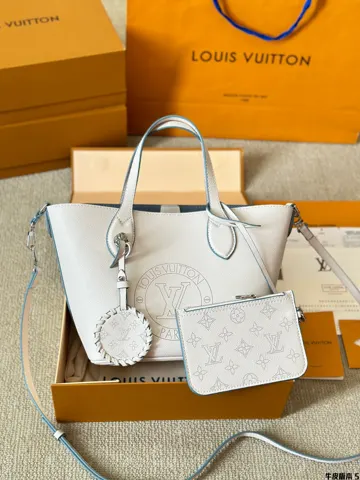 Louis Vuitton Bella