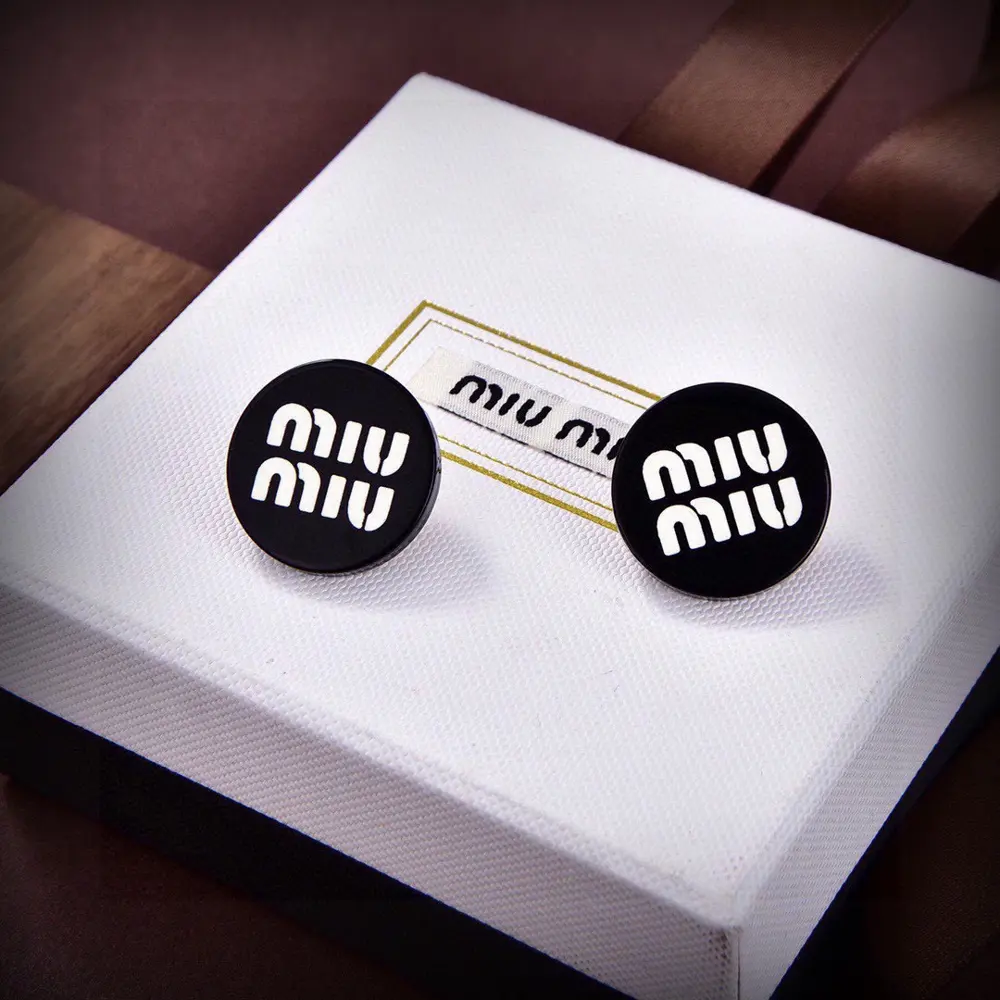 miumiu resin earrings The same brass material as the counter