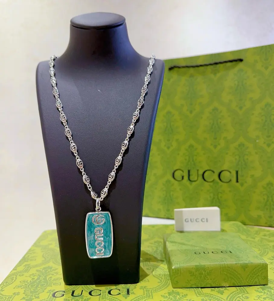The latest Gucci necklace with a higher-grade chain