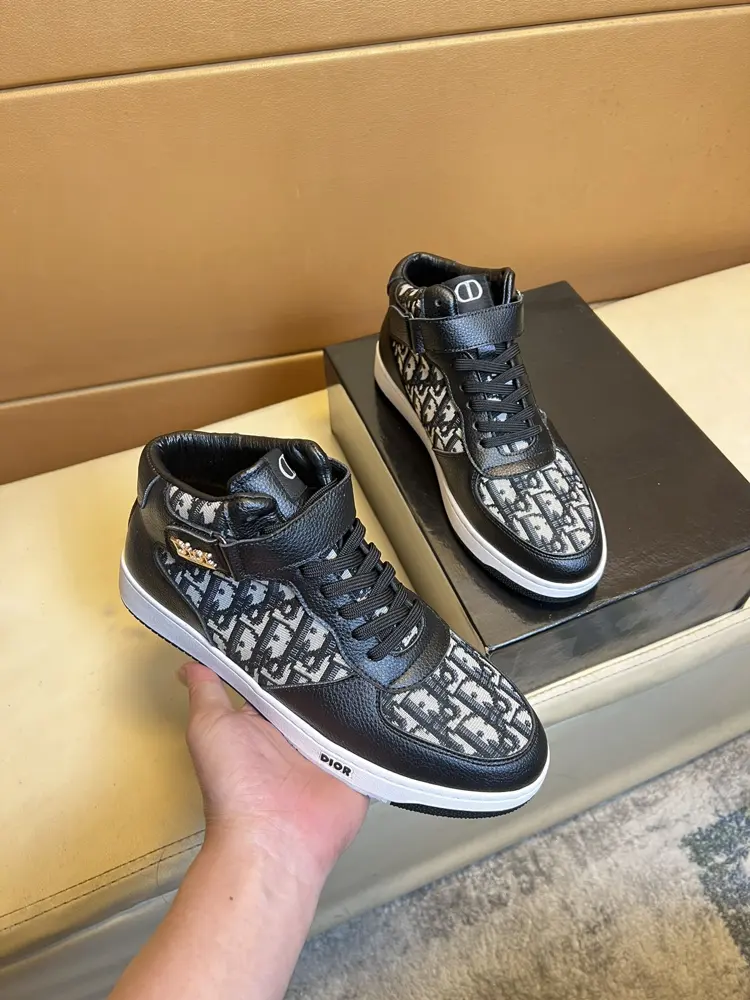 Dior modern style sports shoes. A must-have casual shoe for trendy men Original brand