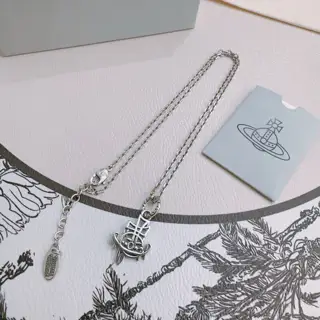 Vivienne Westwood Classic Large Saturn Necklace