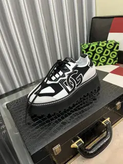 Dolce & Gabbana couple casual shoes 2024z cabinet simultaneous sale The upper