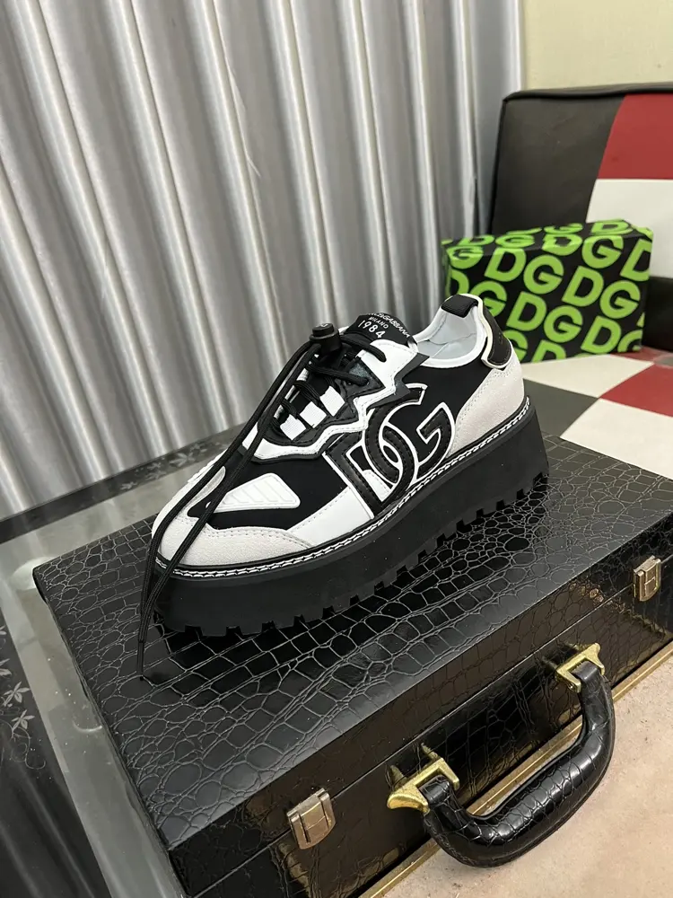 Dolce & Gabbana couple casual shoes 2024z cabinet simultaneous sale The upper