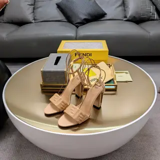 Fendi micro grain cowhide + hollow three-dimensional high heels + classic popular round toe