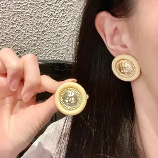 Chanel second-hand double C earrings