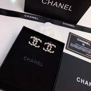 Chanel pearl earrings