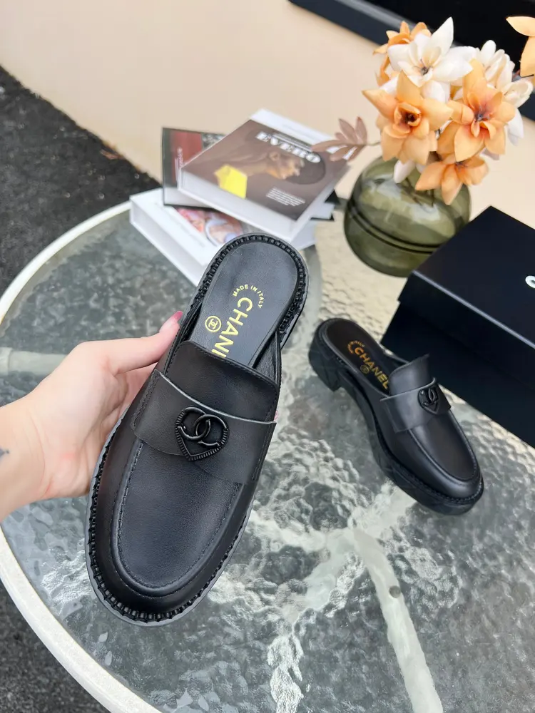 Chanel high school student retro loafers