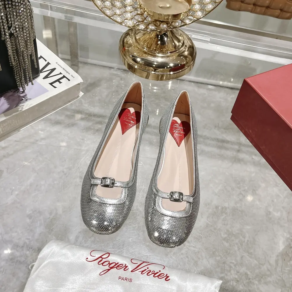 Roger Vivier leather ballet shoes round toe shoes