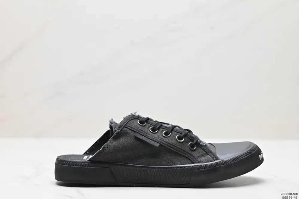 Balenciaga Paris Low lace-up fashion sneakers R93048