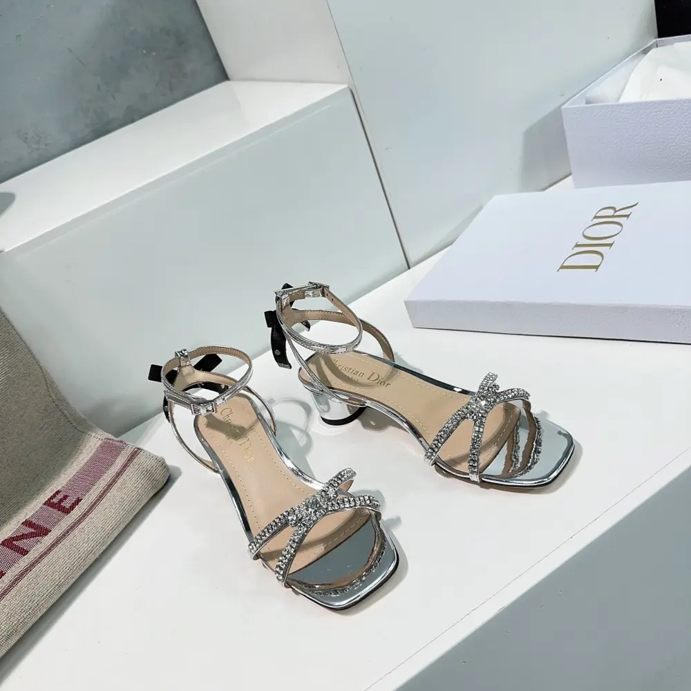 Women’s shoes