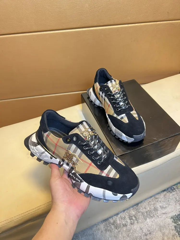 BURBERRY sneakers