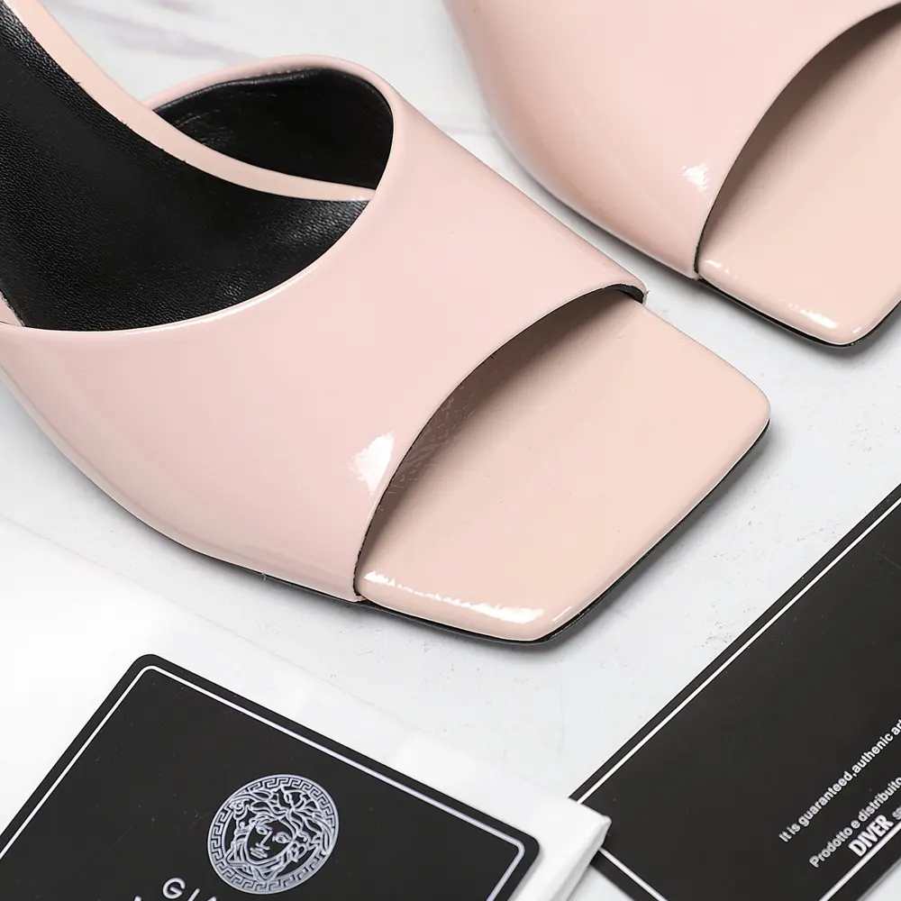 Versace Milan Fashion Show transparent perfume crystal thick heel new perfume heel