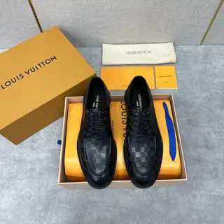Louis Vuitton Men’s Formal Leather Shoes Series This lace-up shoe