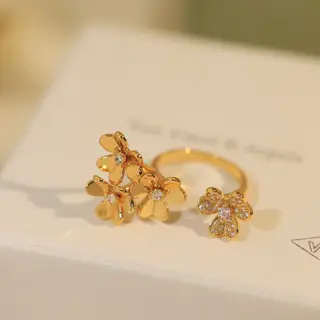 Van Cleef & Arpels Three Flowers Ring with Full Diamonds