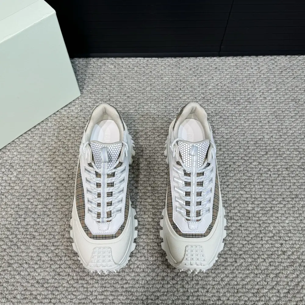 BURBERRY Men’s casual shoes | Union sneakers from the runway | Inlaid with a variety of