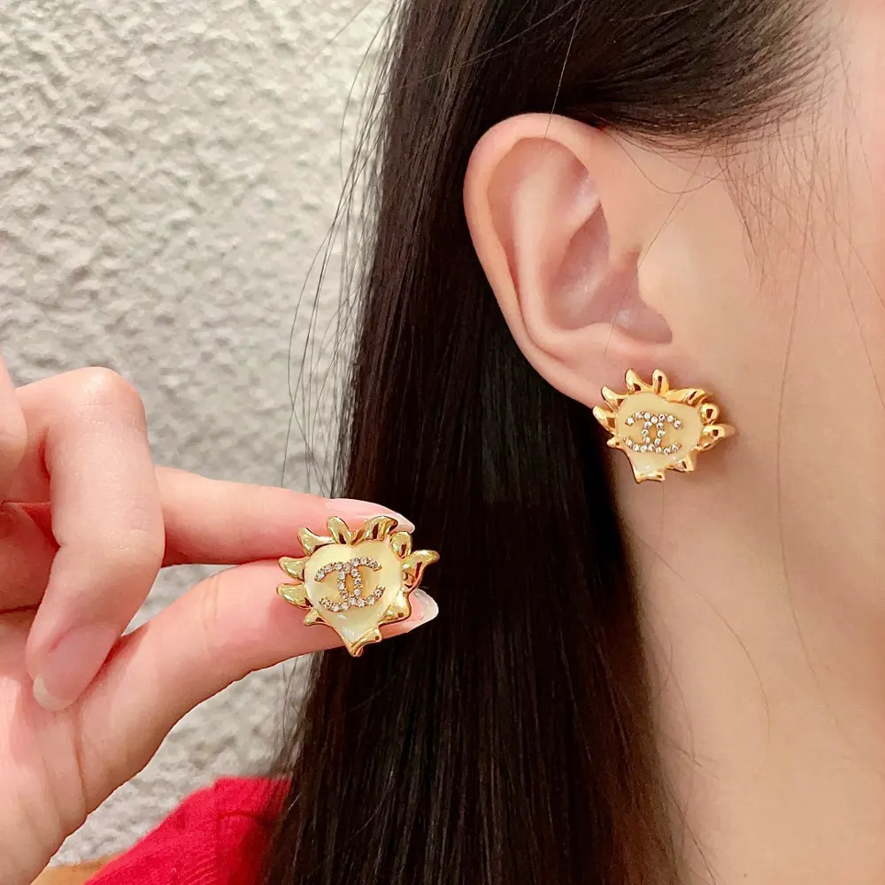 Chanel second-hand double C earrings