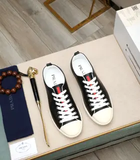 Prada casual shoes upper Italy imported calfskin leather lining @ suitable for travel