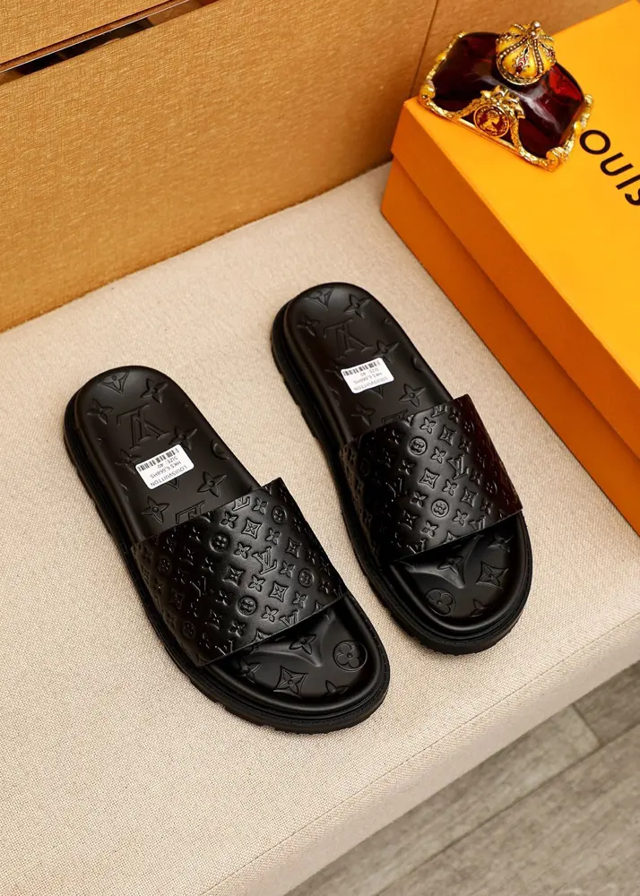 Louis Vuitton popular men’s slippers