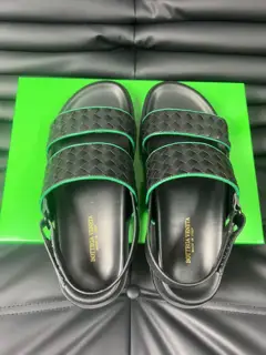 Bottega Veneta men’s spring and summer slippers