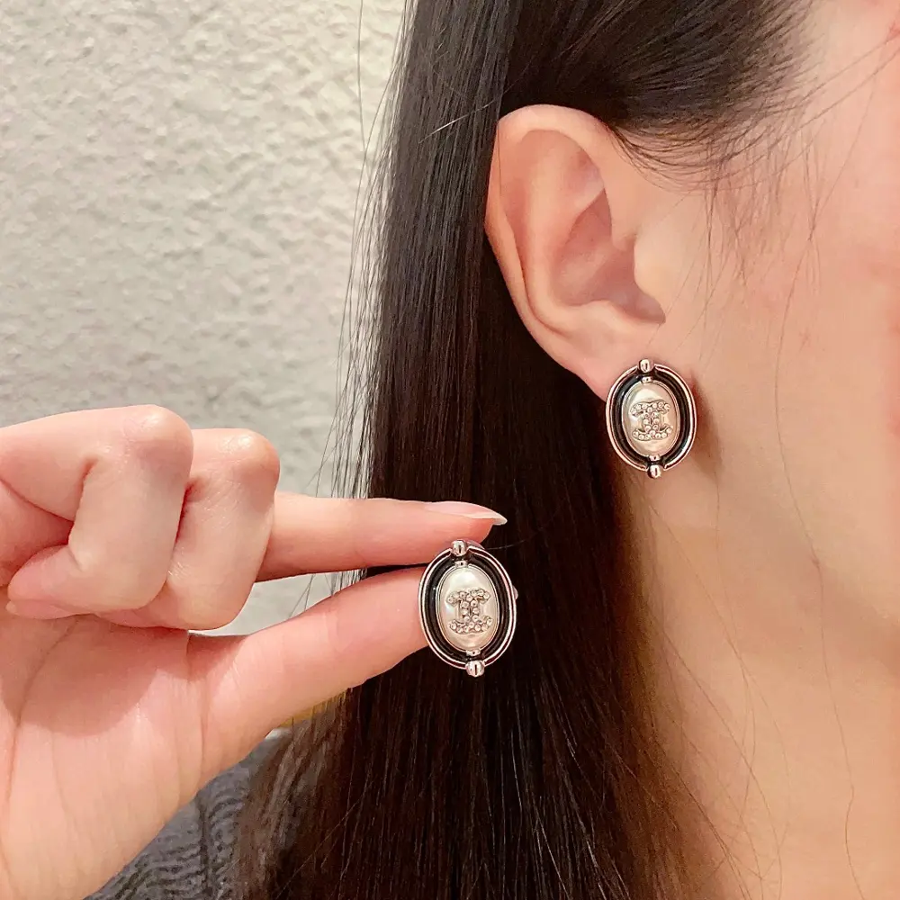 Chanel second-hand earrings